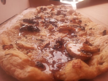 H &pizza Moonstruck