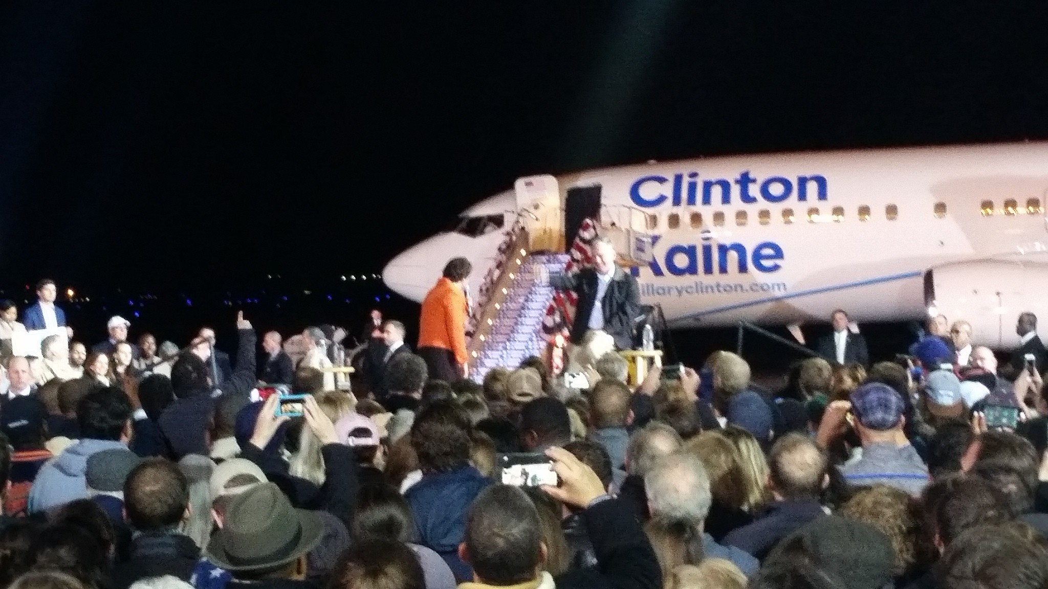Anne Holton, left, and Sen. Tim Kaine greet supporters at their final rally before Election Day. (Niels Lesniewski/CQ Roll Call)